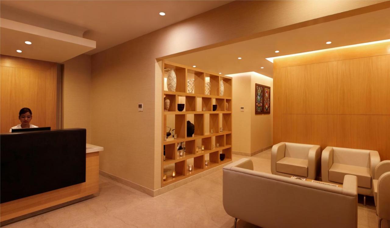 فندق ليمون تري بريمير مطار دلهي نيودلهي المظهر الخارجي الصورة The interior of the lounge