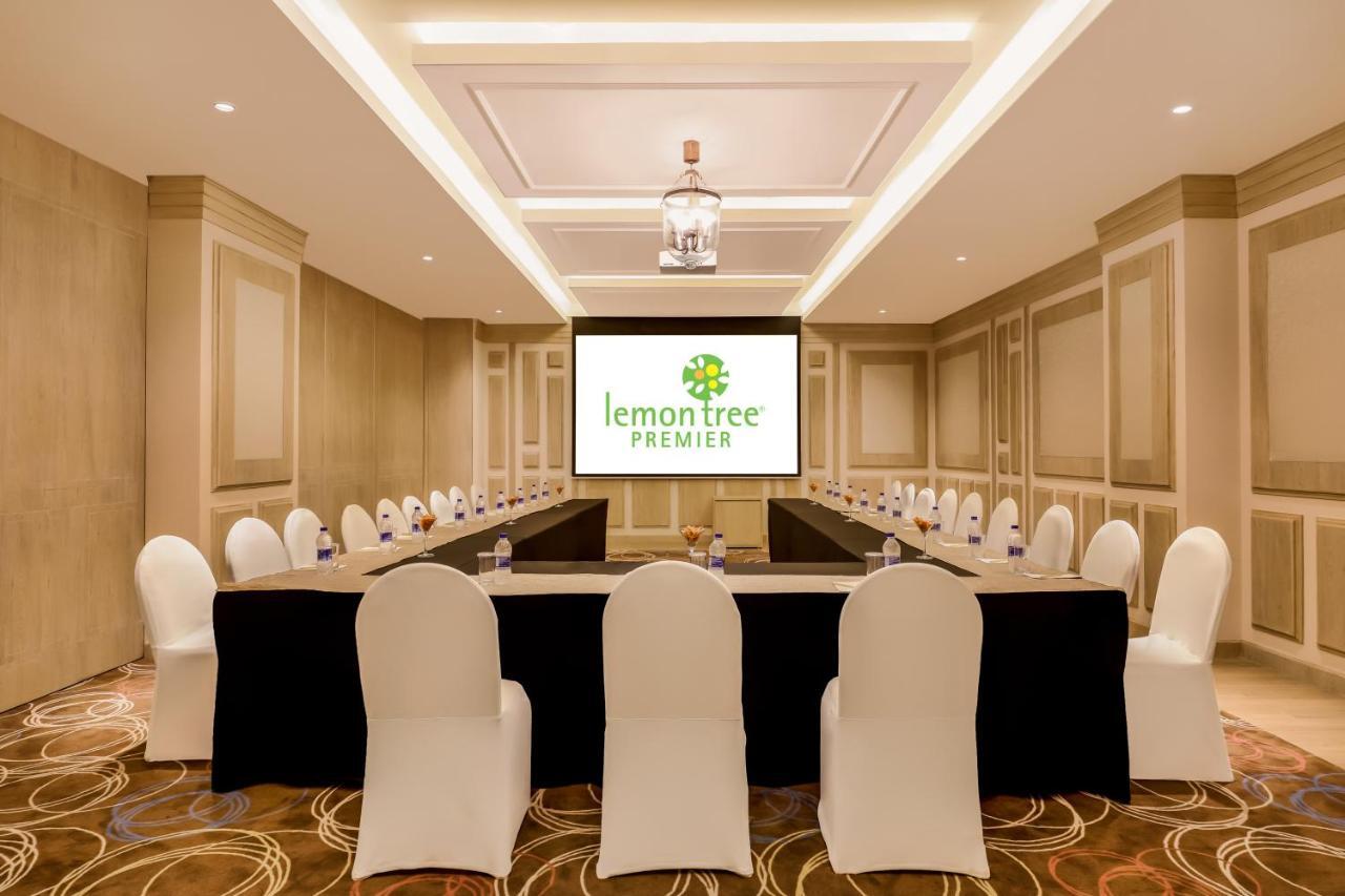 فندق ليمون تري بريمير مطار دلهي نيودلهي المظهر الخارجي الصورة A meeting room at a hotel
