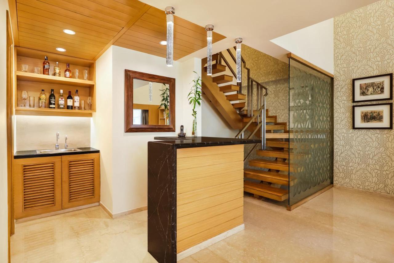 فندق ليمون تري بريمير مطار دلهي نيودلهي المظهر الخارجي الصورة A wet bar in a home